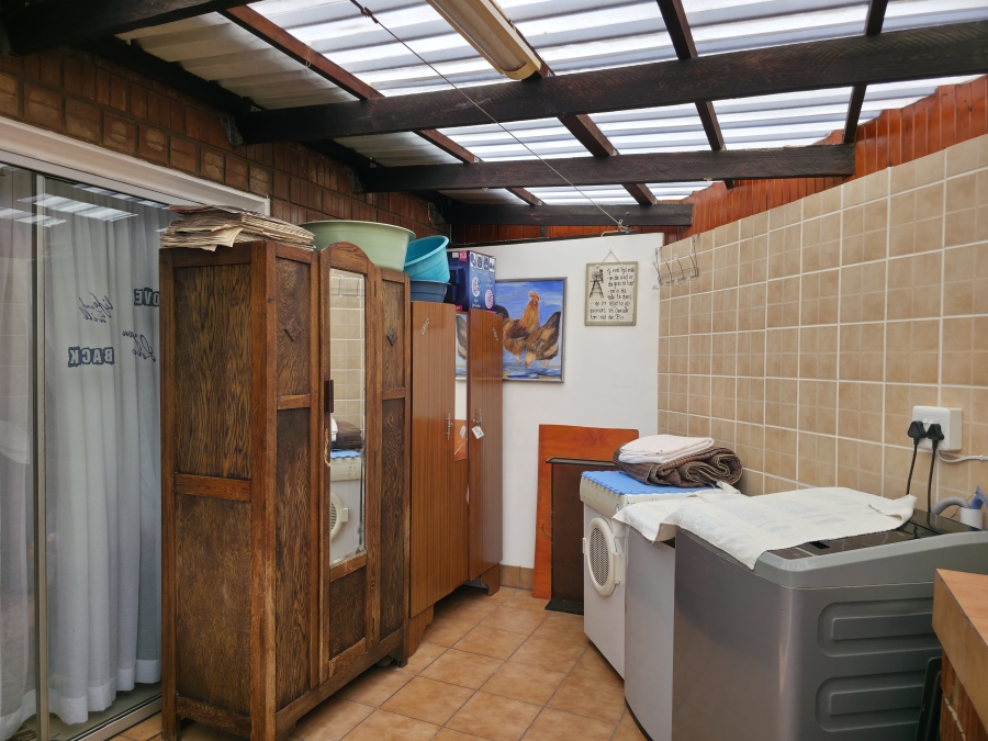3 Bedroom Property for Sale in Wavecrest Eastern Cape